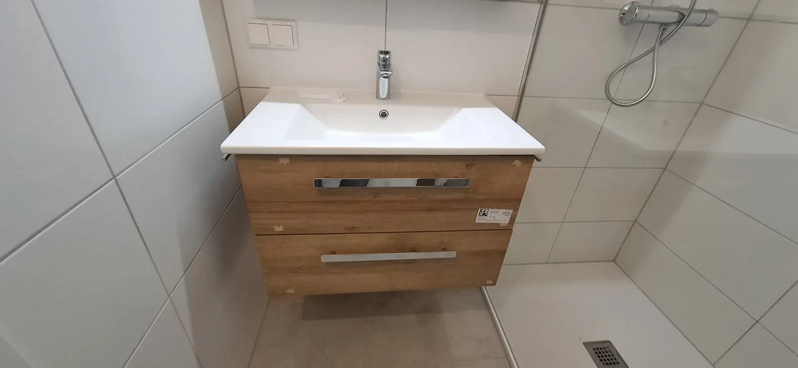 Neuer Waschtisch im Bad